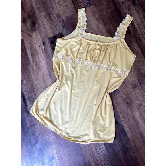 Y2K Inspired Butter Yellow Lacey Feminine Babydoll Tank Sz M - Picture 1 of 8